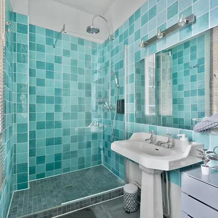 Quartier Champ De Mars Free Netflix Paris