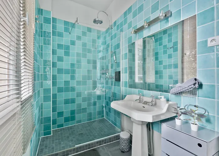 Quartier Champ De Mars Free Netflix París